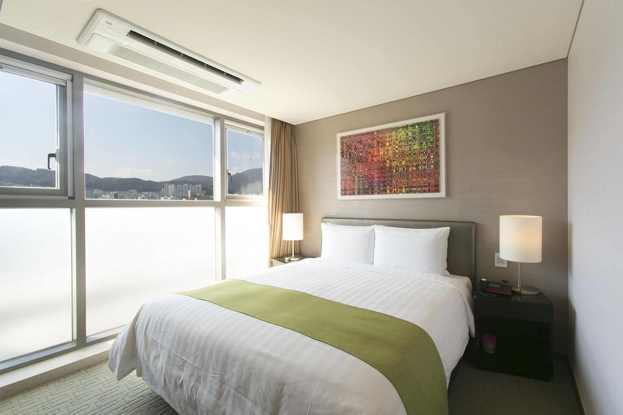 Aventree Hotel Busan Exteriör bild